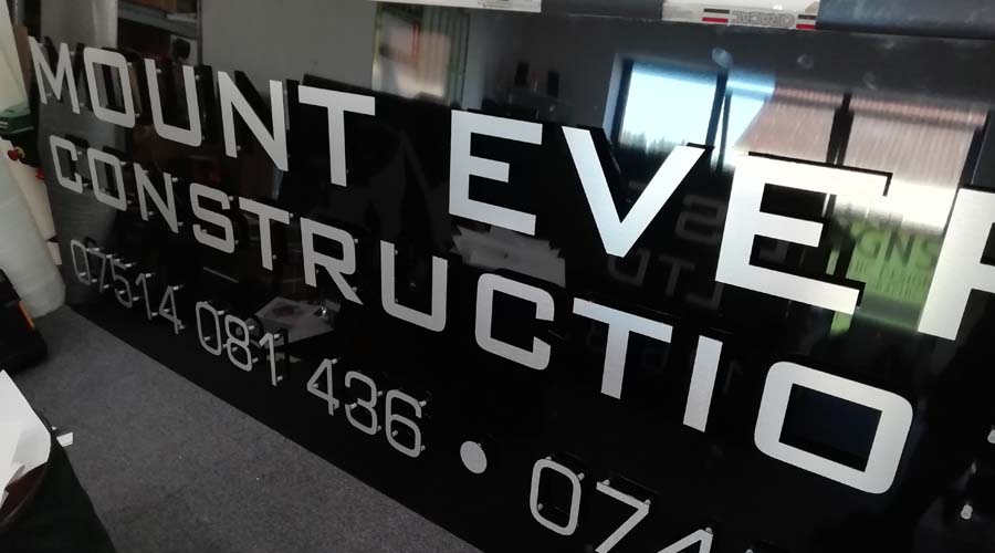shop fascia's front signage for mount everest construction | Deco Studio